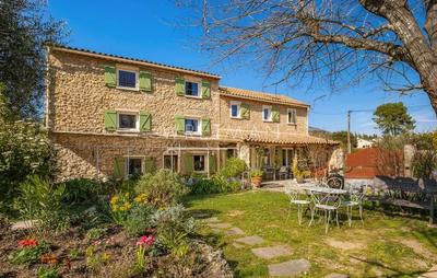 Villa - 191 m² - 6 pièces