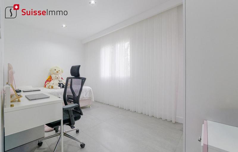 Maison - 195 m² - 7 pièces