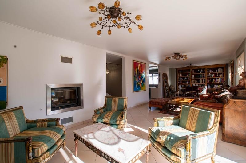 Propriété - 272 m² - 7 pièces