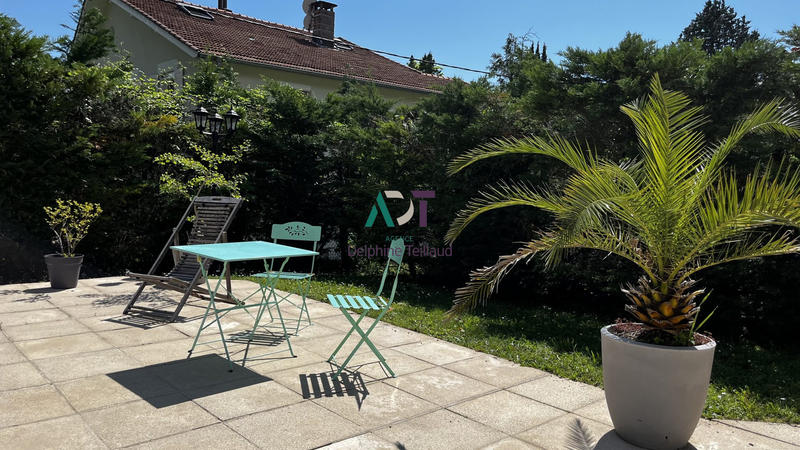 Maison - 249 m² - 9 pièces