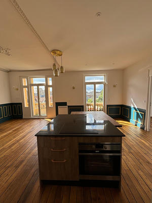 Appartement - 77 m² - 5 pièces