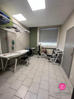 Local d'activités - 83 m² - 6 pièces
