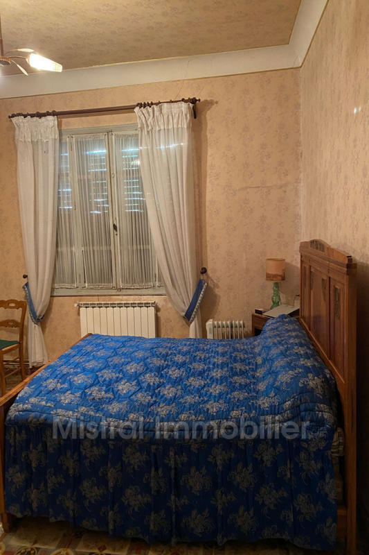 Propriété - 195 m² - 9 pièces