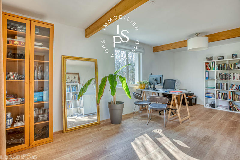 Maison - 212 m² - 8 pièces