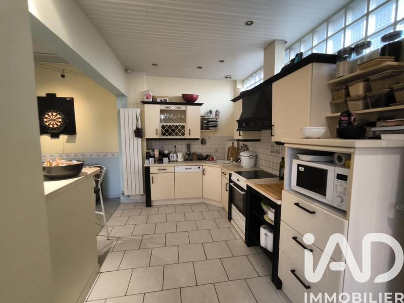 Maison - 287 m² - 12 pièces
