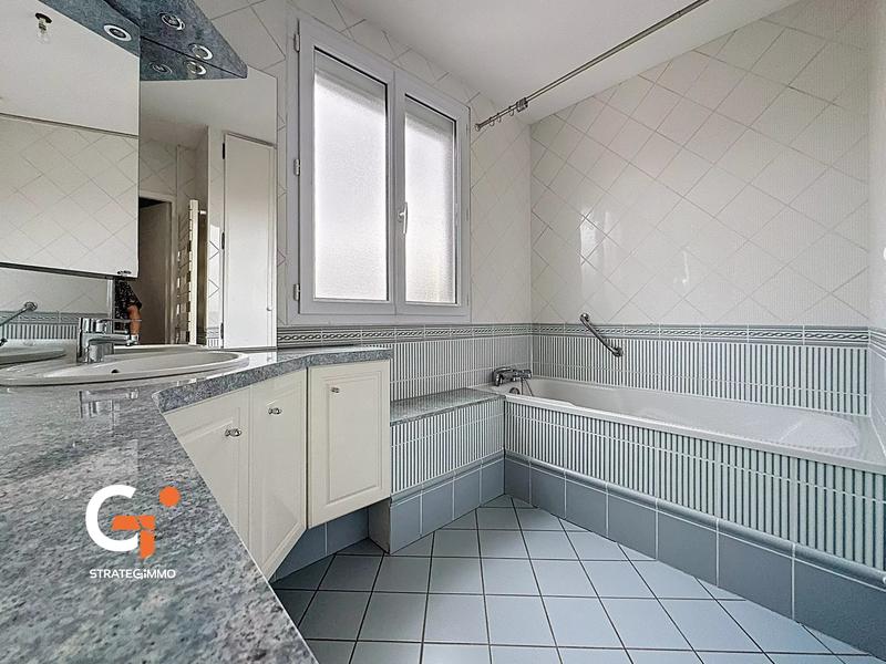 Appartement - 136 m² - 6 pièces