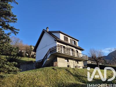 Maison - 180 m² - 5 pièces