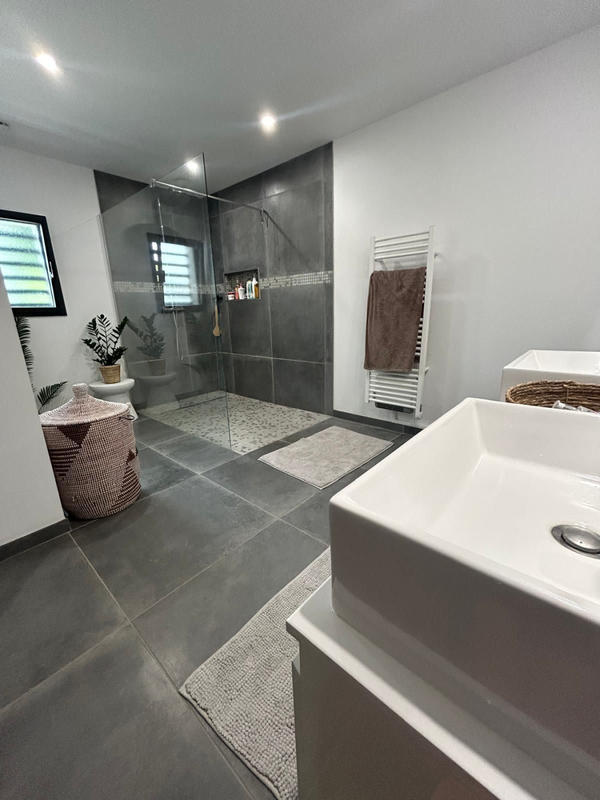 Maison - 300 m² - 6 pièces