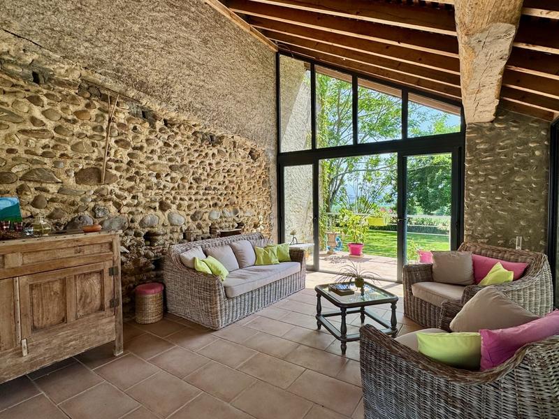 Maison - 210 m² - 6 pièces