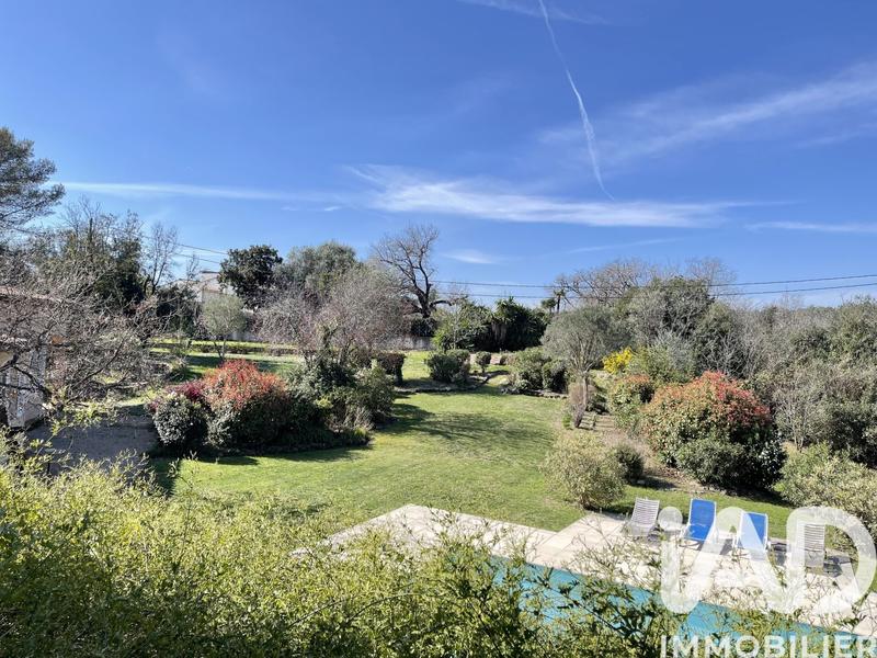 Maison - 433 m² - 16 pièces