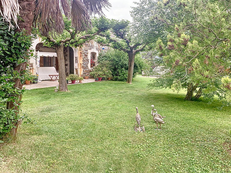 Demeure - 242 m² - 8 pièces