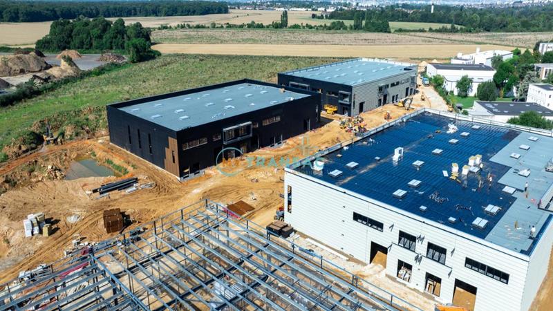 Local d'activités - 466 m²