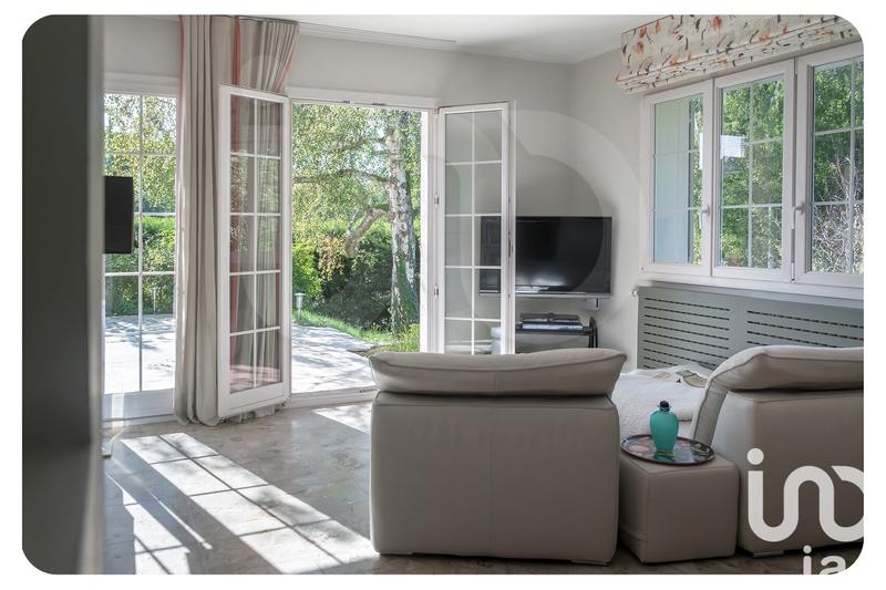 Maison - 225 m² - 8 pièces