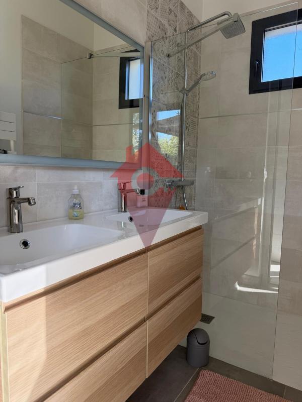 Maison - 212 m² - 7 pièces