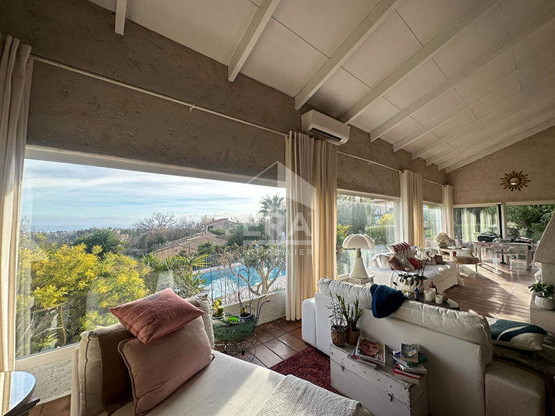 Villa - 205 m² - 9 pièces