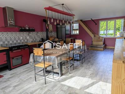 Maison - 285 m² - 10 pièces