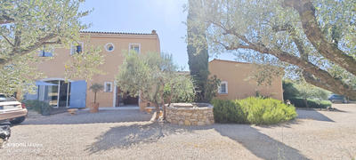 Maison - 230 m² - 8 pièces