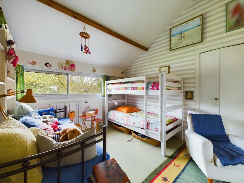 Maison - 213 m² - 8 pièces