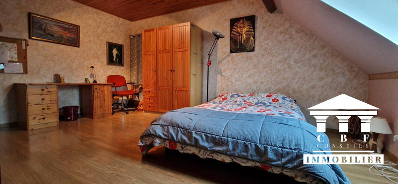 Maison - 194 m² - 10 pièces