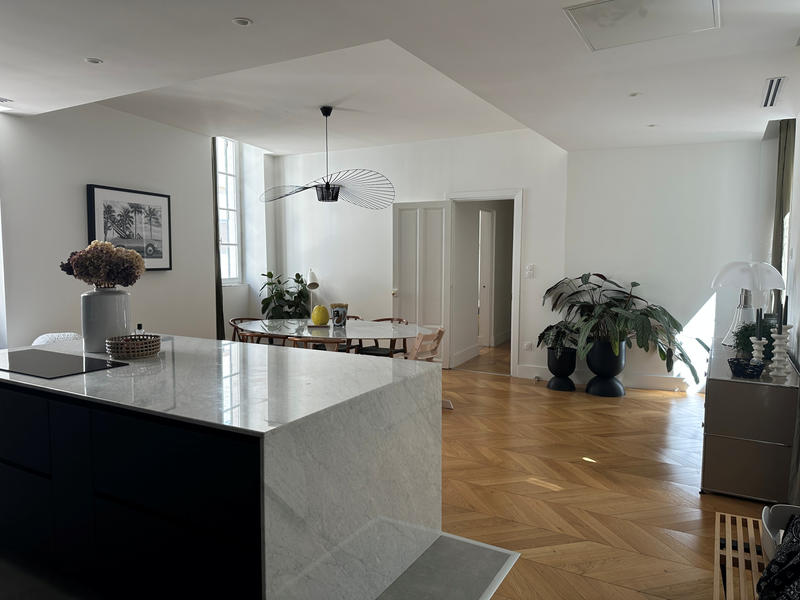 Appartement - 182 m² - 7 pièces