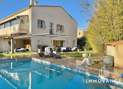 Villa - 225 m² - 8 pièces
