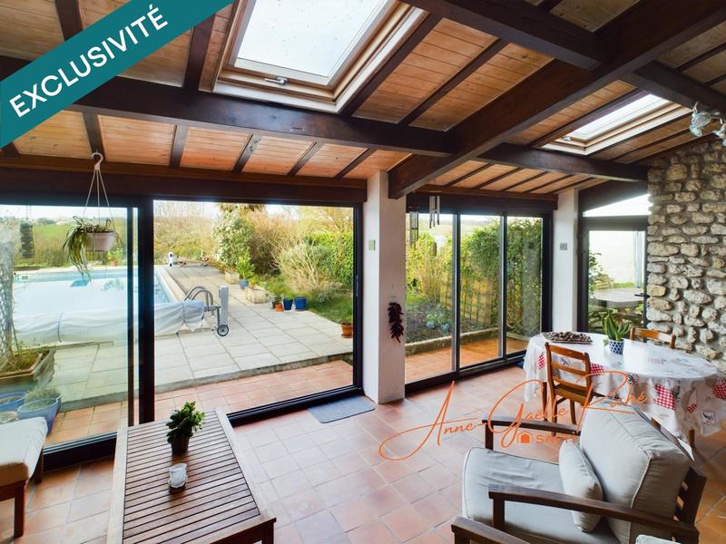 Maison - 300 m² - 16 pièces