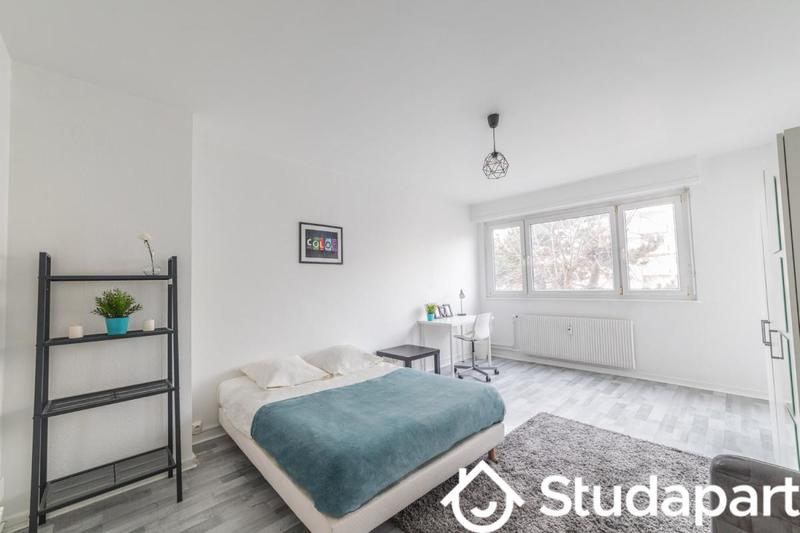 Chambre - 13 m² - 1 pièce