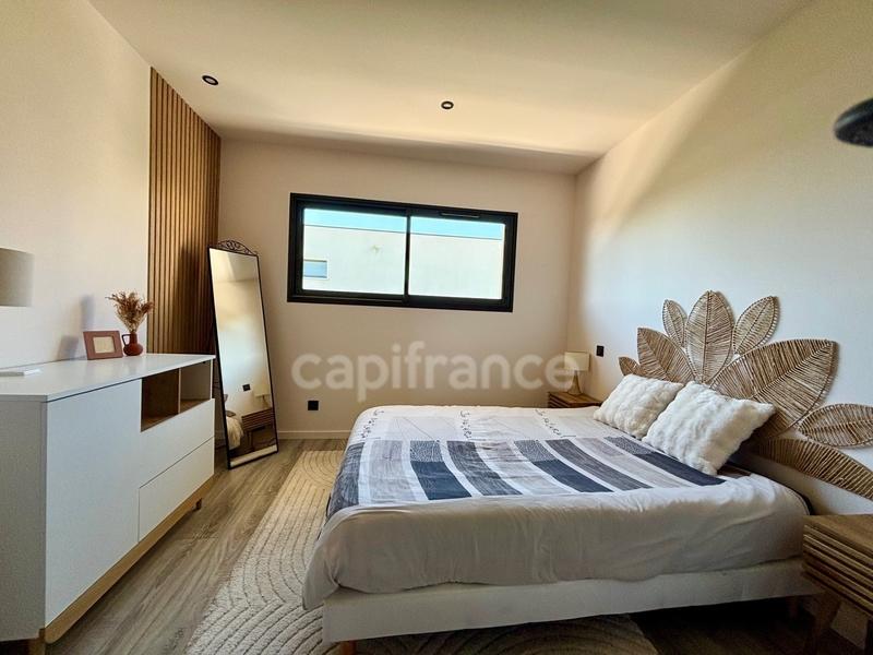 Maison - 180 m² - 6 pièces