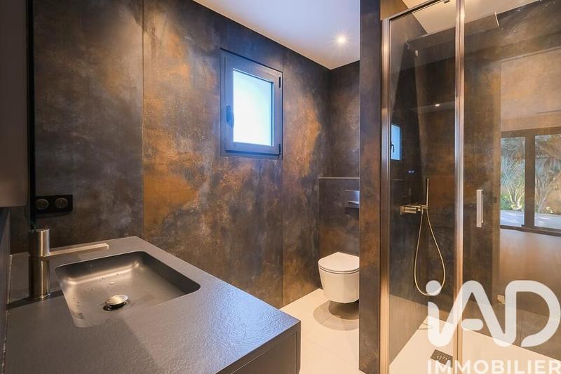 Maison - 260 m² - 4 pièces