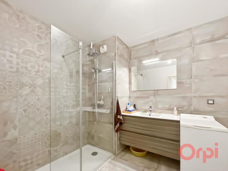 Appartement - 90 m² - 3 pièces