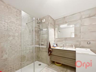 Appartement - 90 m² - 3 pièces