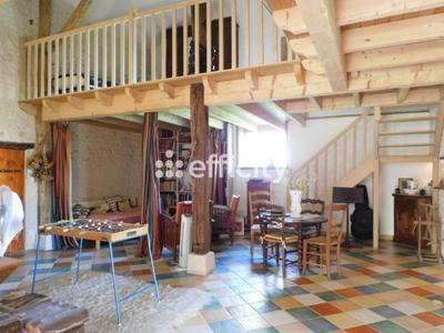 Maison - 210 m² - 5 pièces