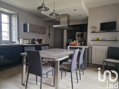 Maison - 247 m² - 7 pièces