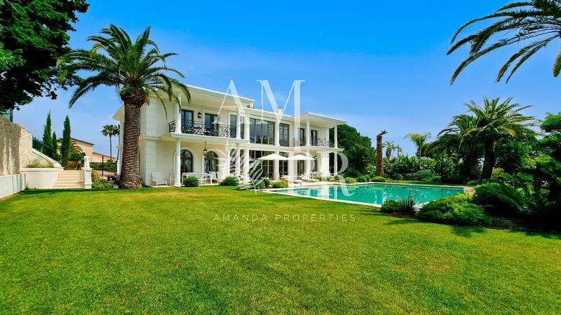 Propriété - 900 m² - 12 pièces