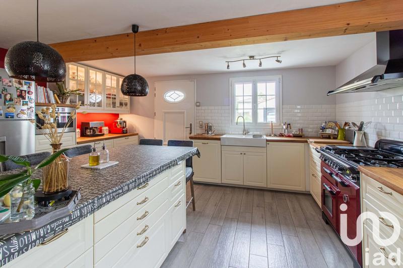 Maison - 200 m² - 7 pièces