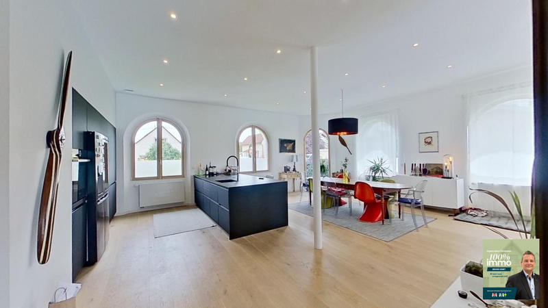 Maison - 308 m² - 8 pièces