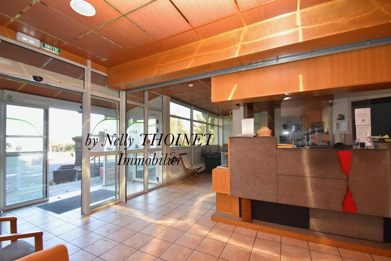 Local commercial - 1 500 m²