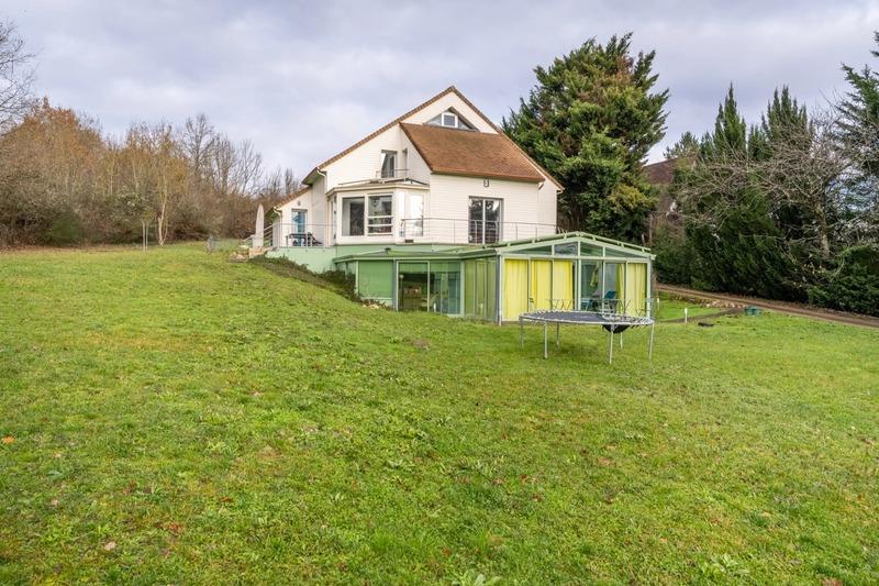 Maison - 360 m² - 8 pièces