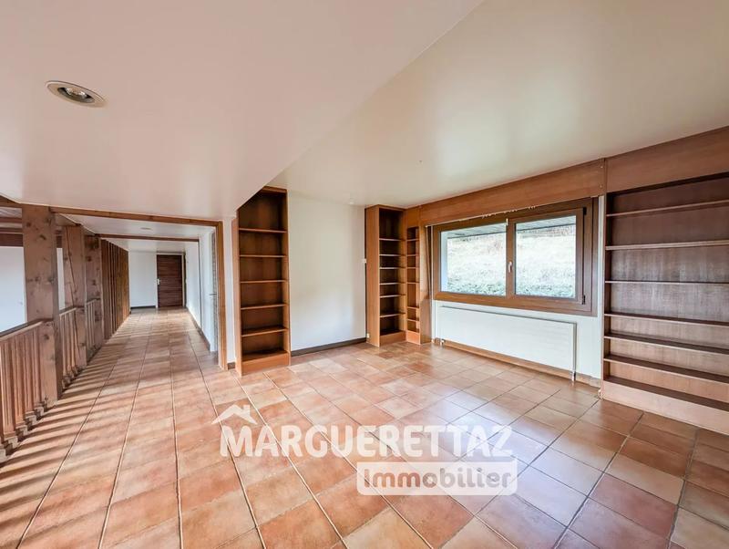 Villa - 214 m² - 6 pièces