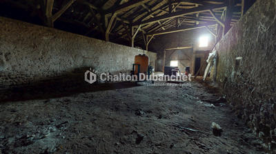 Grange - 300 m² - 1 pièce
