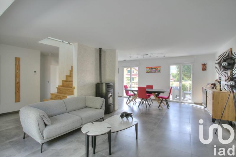 Maison - 140 m² - 6 pièces