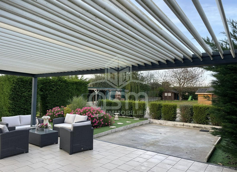 Maison traditionnelle - 98 m² - 6 pièces