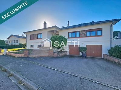 Maison - 234 m² - 7 pièces