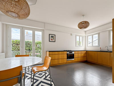 Maison - 195 m² - 7 pièces