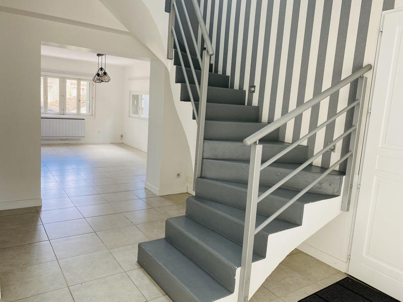 Maison - 90 m² - 5 pièces