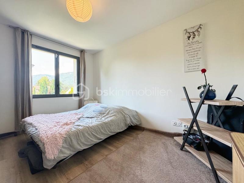 Maison - 200 m² - 4 pièces