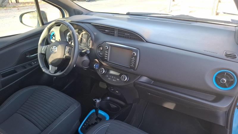 Toyota Yaris 1.5 Vvt-i 100 Cyan Edition