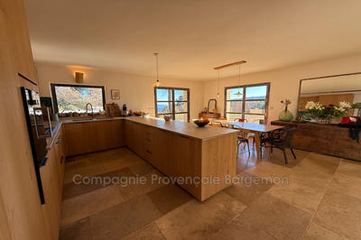 Maison - 200 m² - 2 pièces