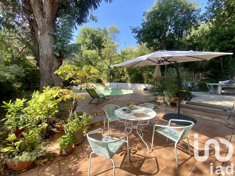 Maison - 240 m² - 8 pièces