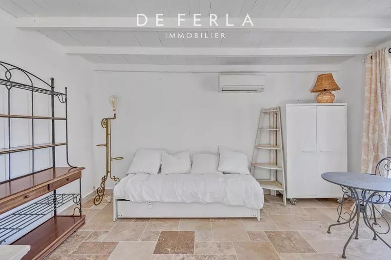 Villa - 250 m² - 9 pièces